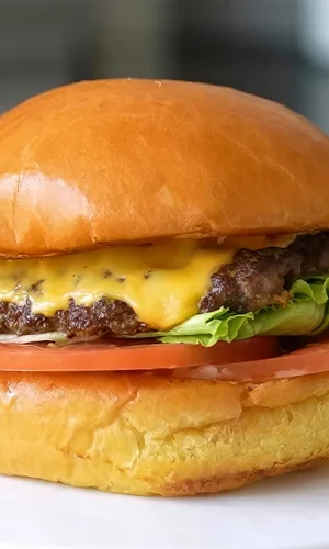 burger-beef-cheese-classic-minimal-close-up-hambu-2026-01-08-06-59-00-utc
